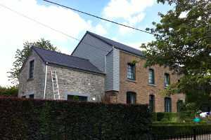 Chantier de rénovation de toiture par l'entreprise binhome à Namur